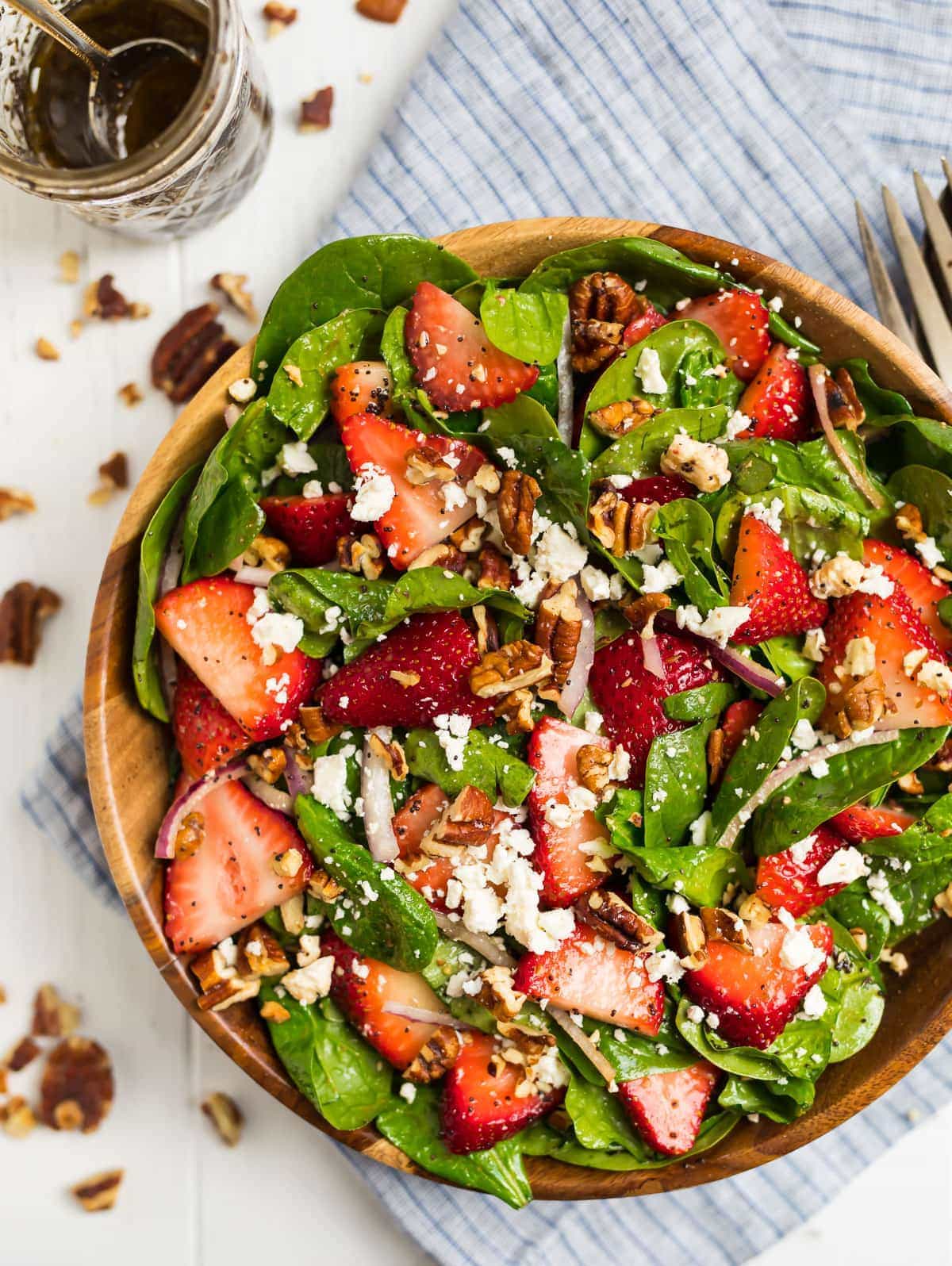 Customize Your Strawberry Spinach Salad with Best Dressings & Toppings